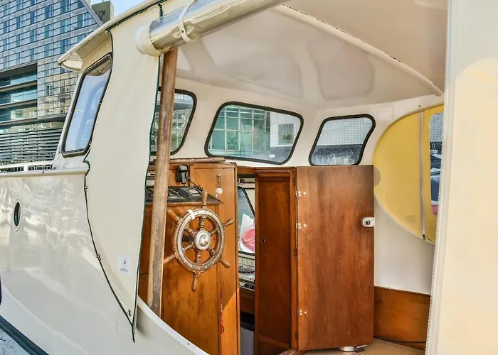 Bateau-hôtel Houseboat Center 'messi' *