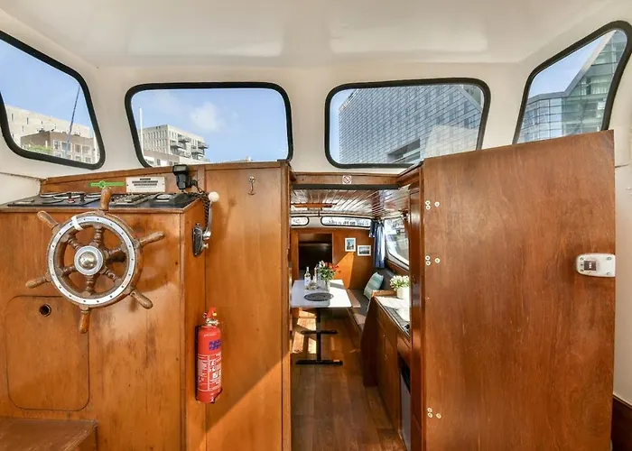 Houseboat Center 'messi'