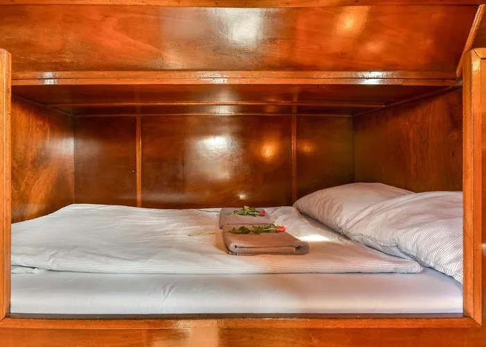 Bateau-hôtel Houseboat Center 'messi'