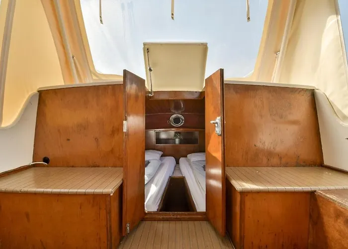 Houseboat Center 'messi' Bateau-hôtel *