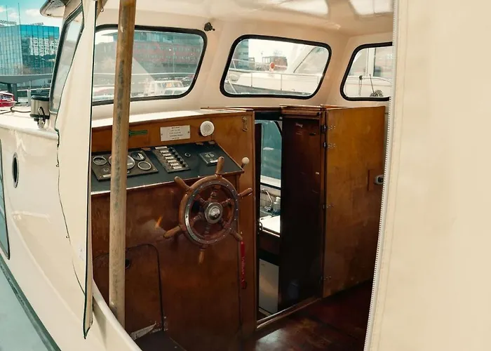 Houseboat Center 'messi' Amsterdam