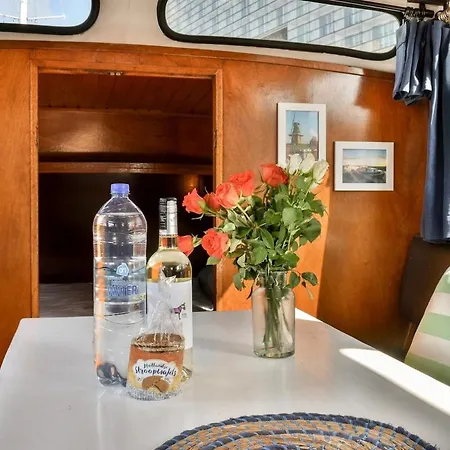 Botel Houseboat Center 'messi'